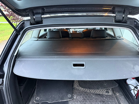 Volkswagen Passat 5 of 25