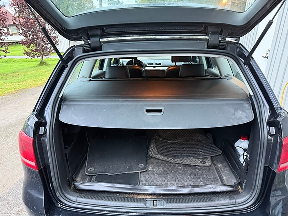 Volkswagen Passat 6 of 25