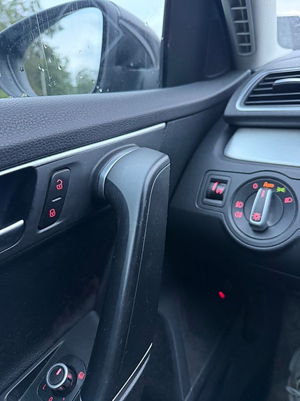 Volkswagen Passat 12 of 25