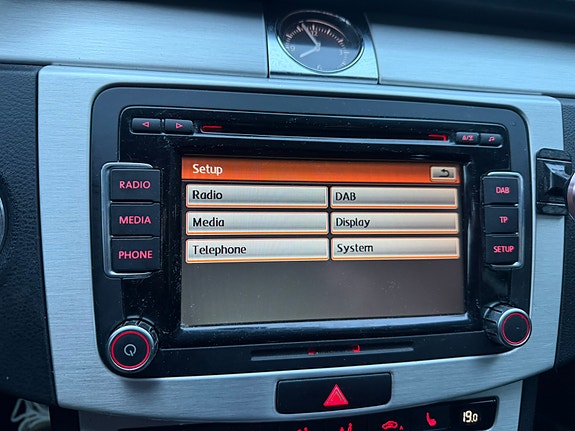 Volkswagen Passat 14 of 25
