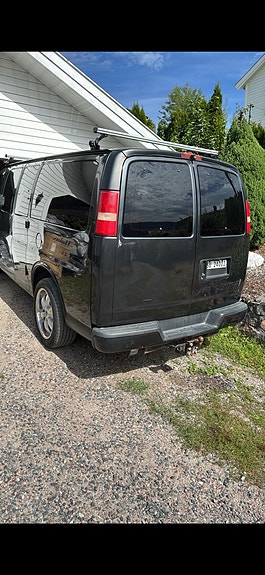 Chevrolet Express 2 of 6