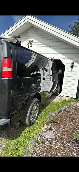 Chevrolet Express 4 of 6
