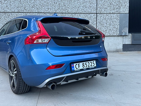 Volvo V40 5 of 22