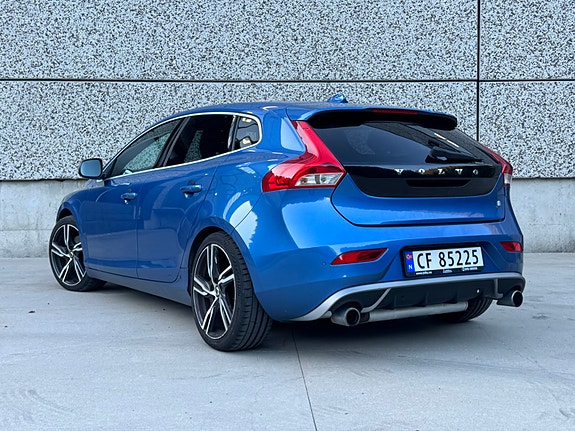 Volvo V40 4 of 22