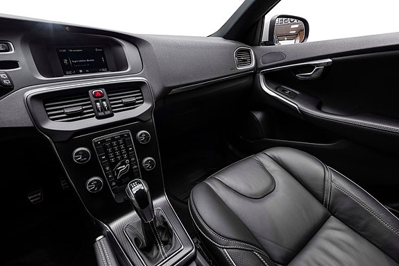 Volvo V40 10 of 22