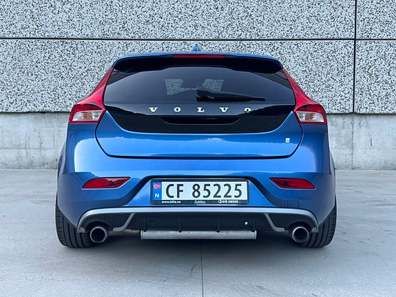 Volvo V40 6 of 22