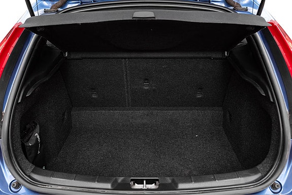 Volvo V40 22 of 22