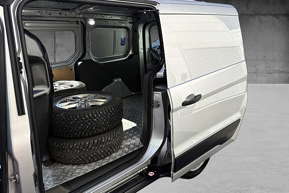 Ford Transit Connect 10 of 12