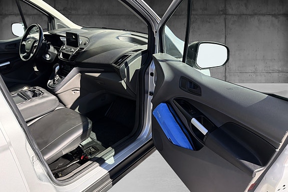 Ford Transit Connect 9 of 12