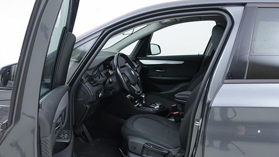 BMW 225xe 7 of 30
