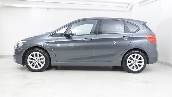 BMW 225xe 5 of 30