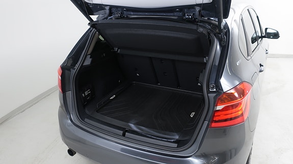 BMW 225xe 26 of 30