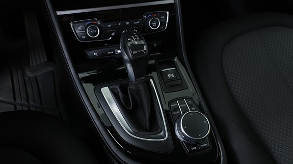BMW 225xe 14 of 30