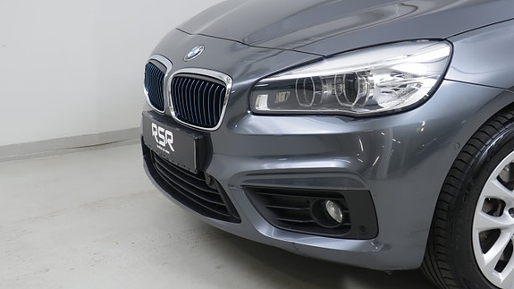 BMW 225xe 3 of 30