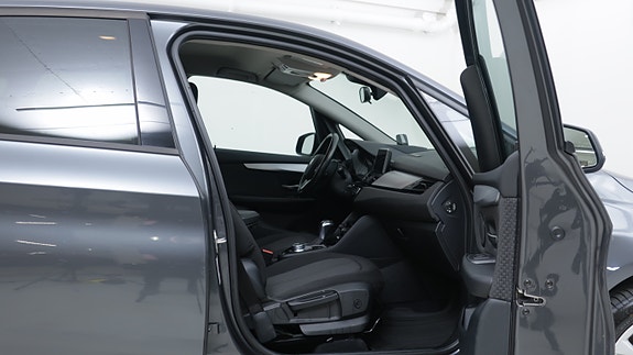 BMW 225xe 30 of 30
