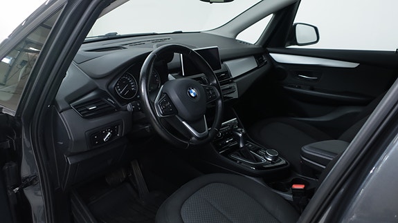 BMW 225xe 8 of 30