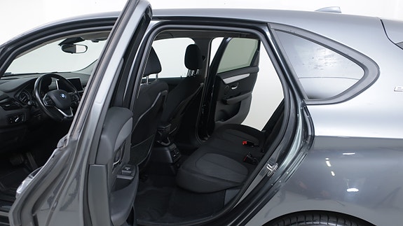 BMW 225xe 10 of 30