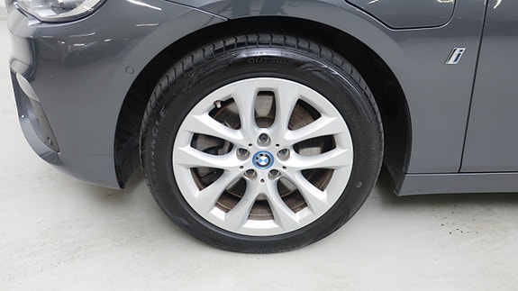 BMW 225xe 4 of 30