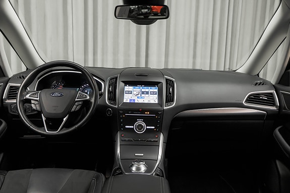 Ford Galaxy 21 of 28