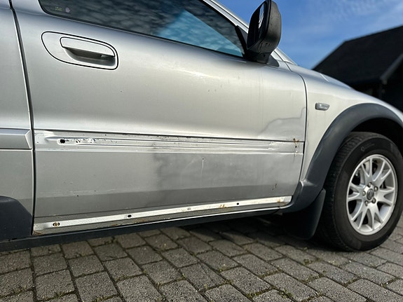 Volvo XC70 12 of 30
