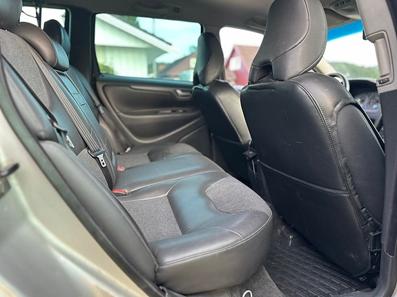 Volvo XC70 30 of 30