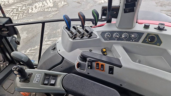 Valtra 134 A 8 of 13