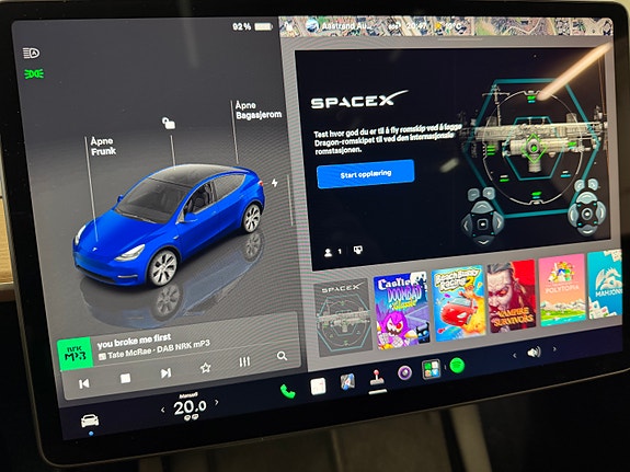 Tesla Model Y 28 of 30