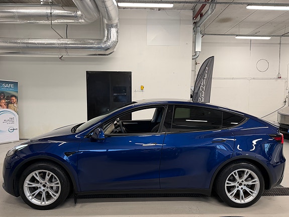 Tesla Model Y 2 of 30