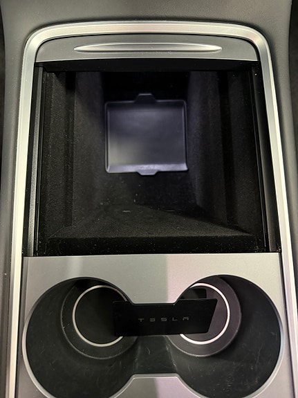 Tesla Model Y 20 of 30