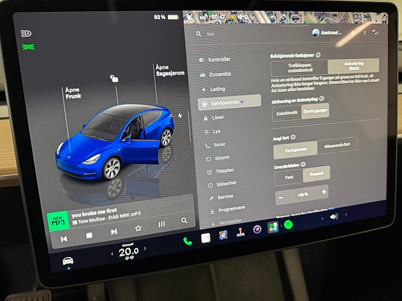 Tesla Model Y 22 of 30