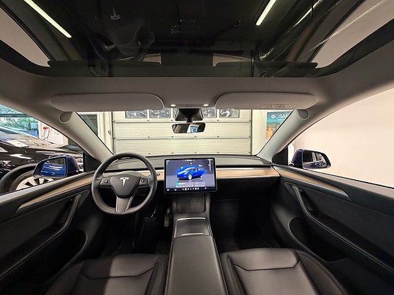 Tesla Model Y 18 of 30