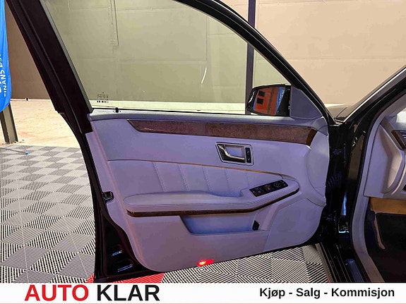 Mercedes-Benz E250 23 of 30