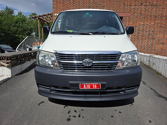 Toyota HiAce 11 of 11