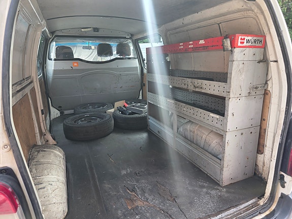 Toyota HiAce 6 of 11