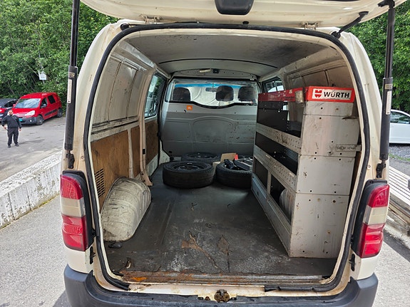 Toyota HiAce 5 of 11