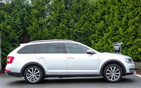 Skoda Octavia Scout 4 of 30