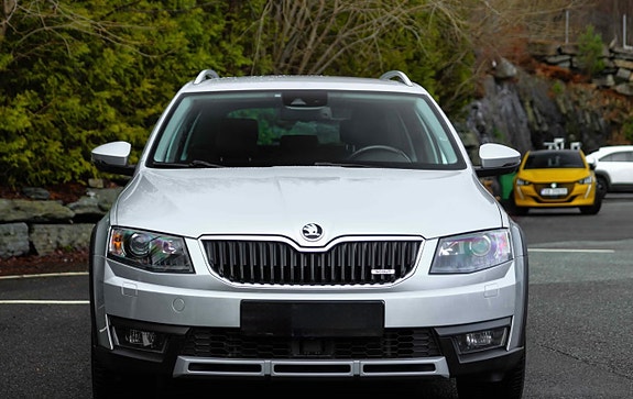 Skoda Octavia Scout 9 of 30