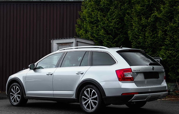 Skoda Octavia Scout 7 of 30