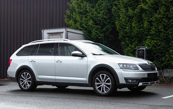 Skoda Octavia Scout 3 of 30