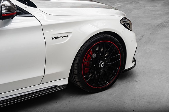 Mercedes-Benz C63 12 of 28