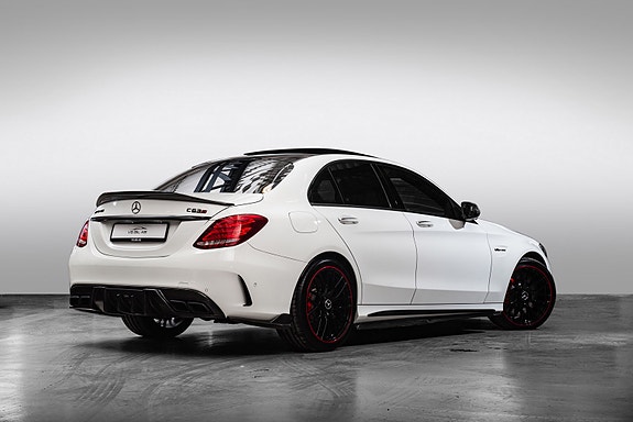 Mercedes-Benz C63 6 of 28