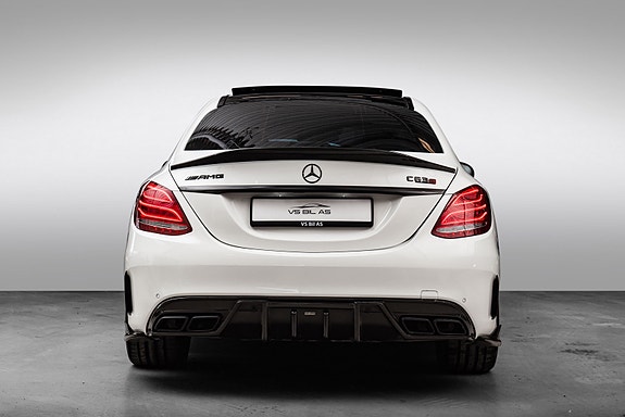 Mercedes-Benz C63 8 of 28