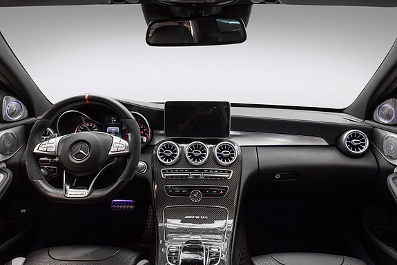 Mercedes-Benz C63 15 of 28