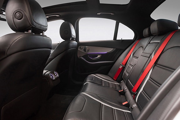Mercedes-Benz C63 14 of 28