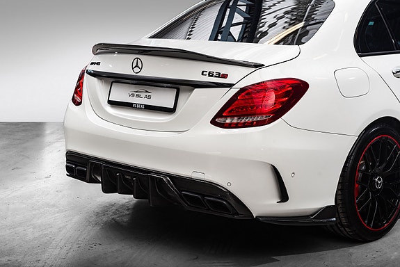 Mercedes-Benz C63 7 of 28