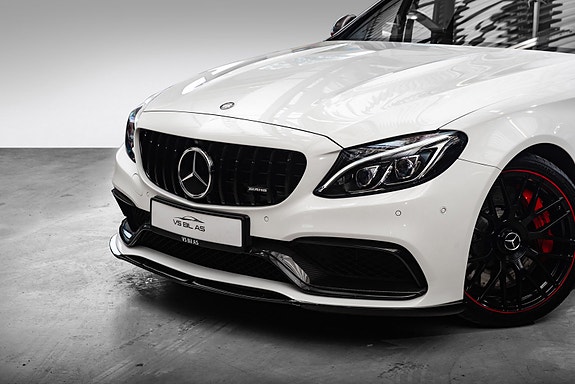 Mercedes-Benz C63 2 of 28