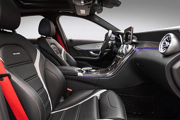 Mercedes-Benz C63 26 of 28