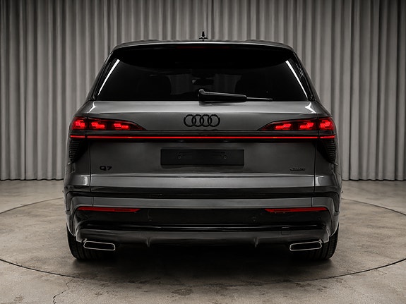 Audi Q7 5 of 7