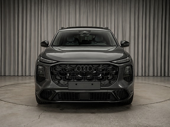 Audi Q7 2 of 7