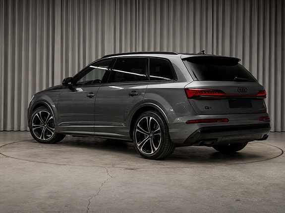 Audi Q7 4 of 7